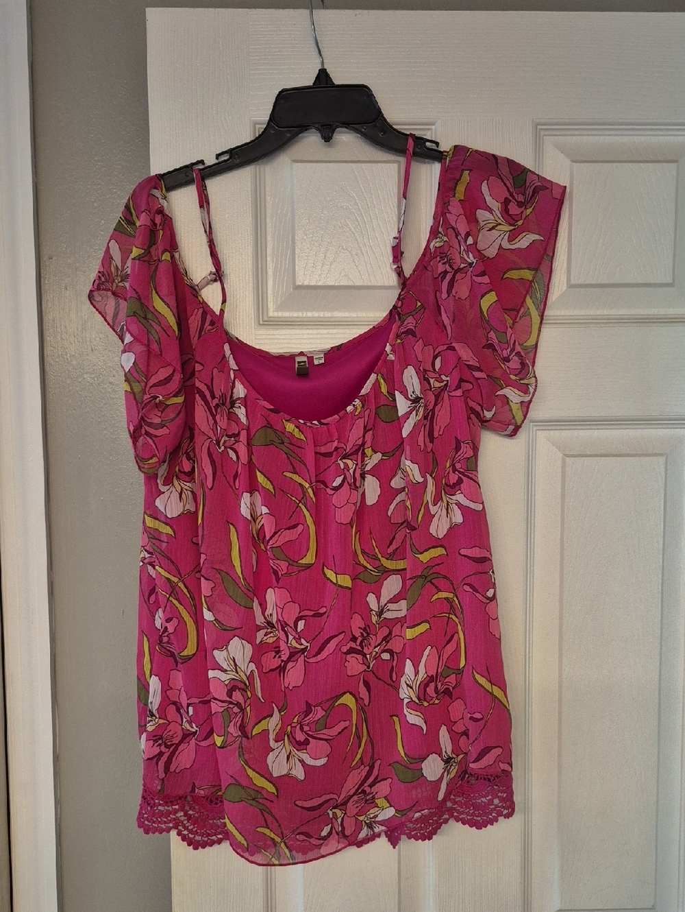 Kut from the Kloth Pink Floral Cold-Shoulder Camisole